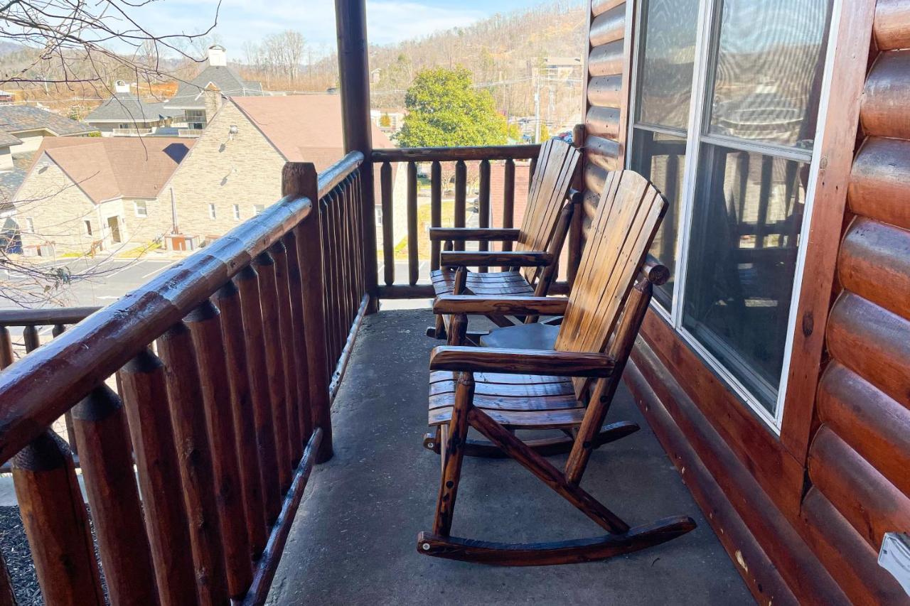 Black Bear Hideaway Cabin Gatlinburg Εξωτερικό φωτογραφία